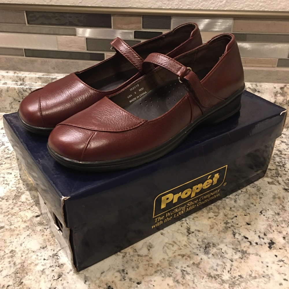 Proper womens maryjane shoes.